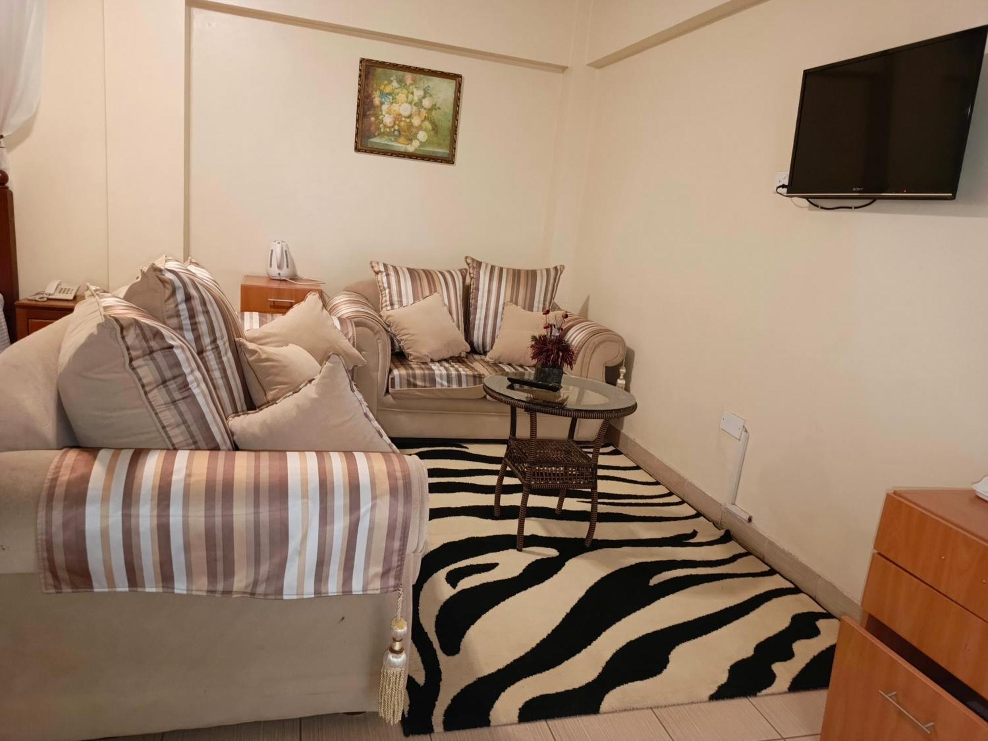 Meru Paramount Exterior foto