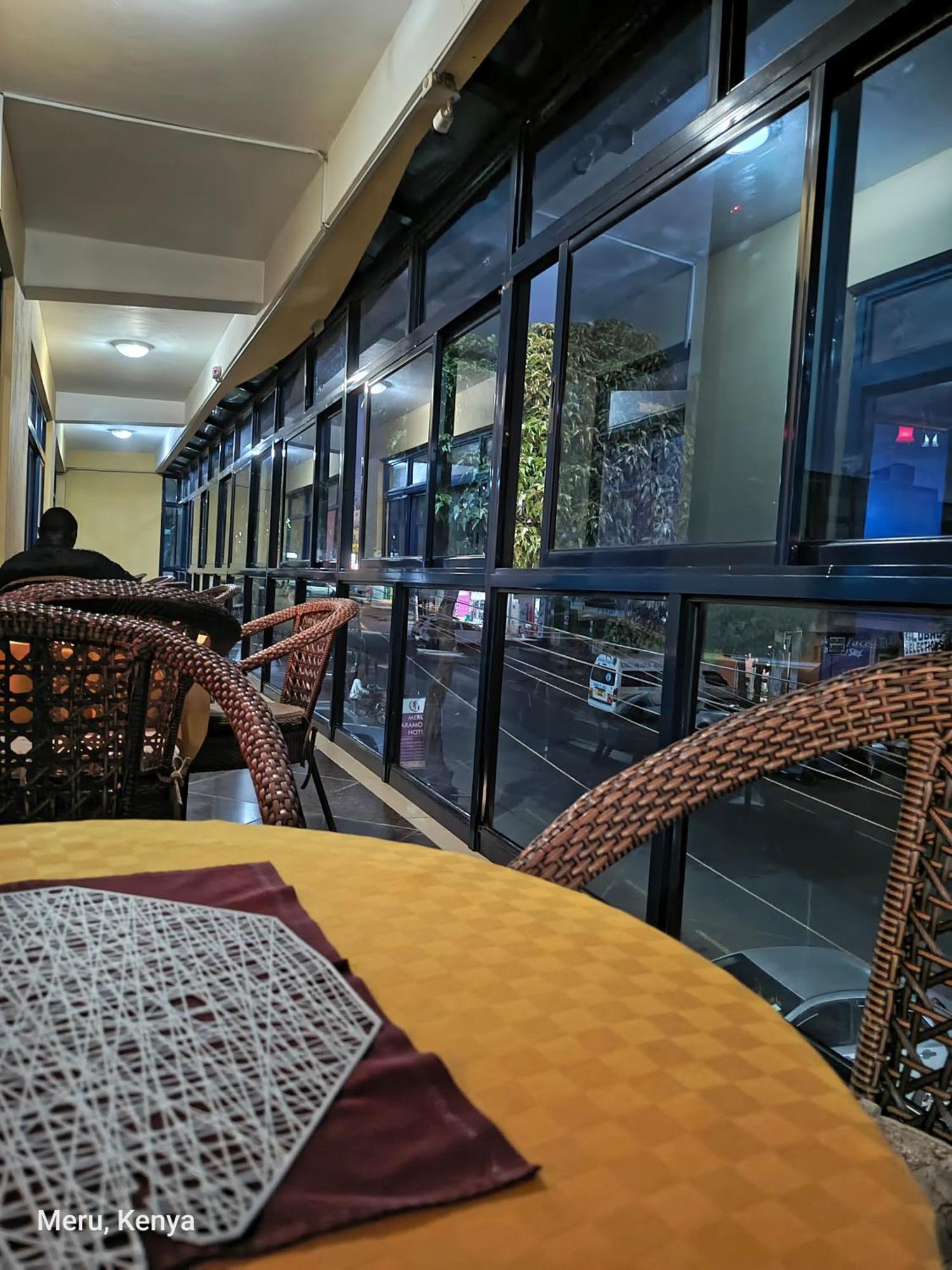 Meru Paramount Exterior foto