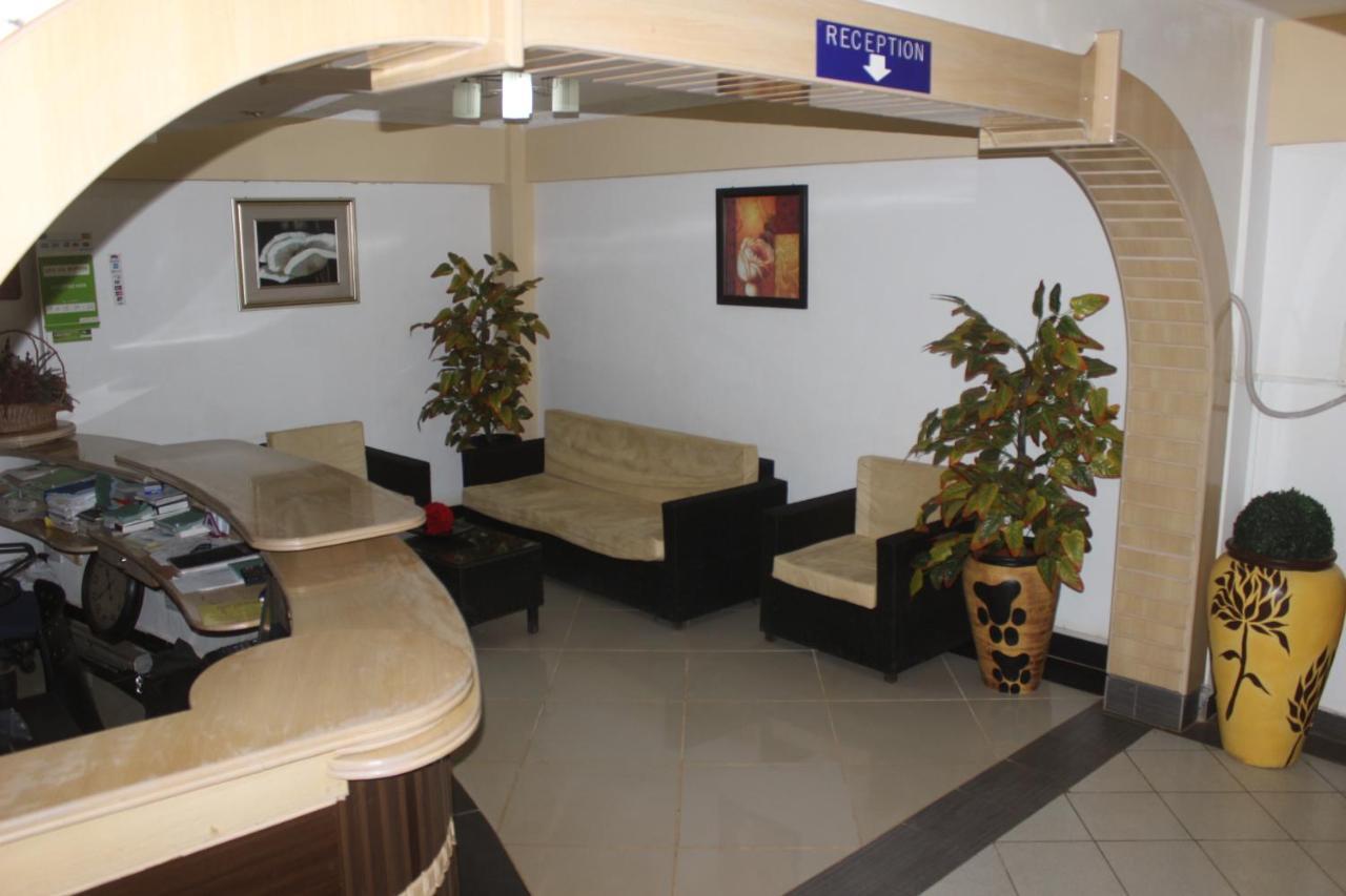 Meru Paramount Exterior foto