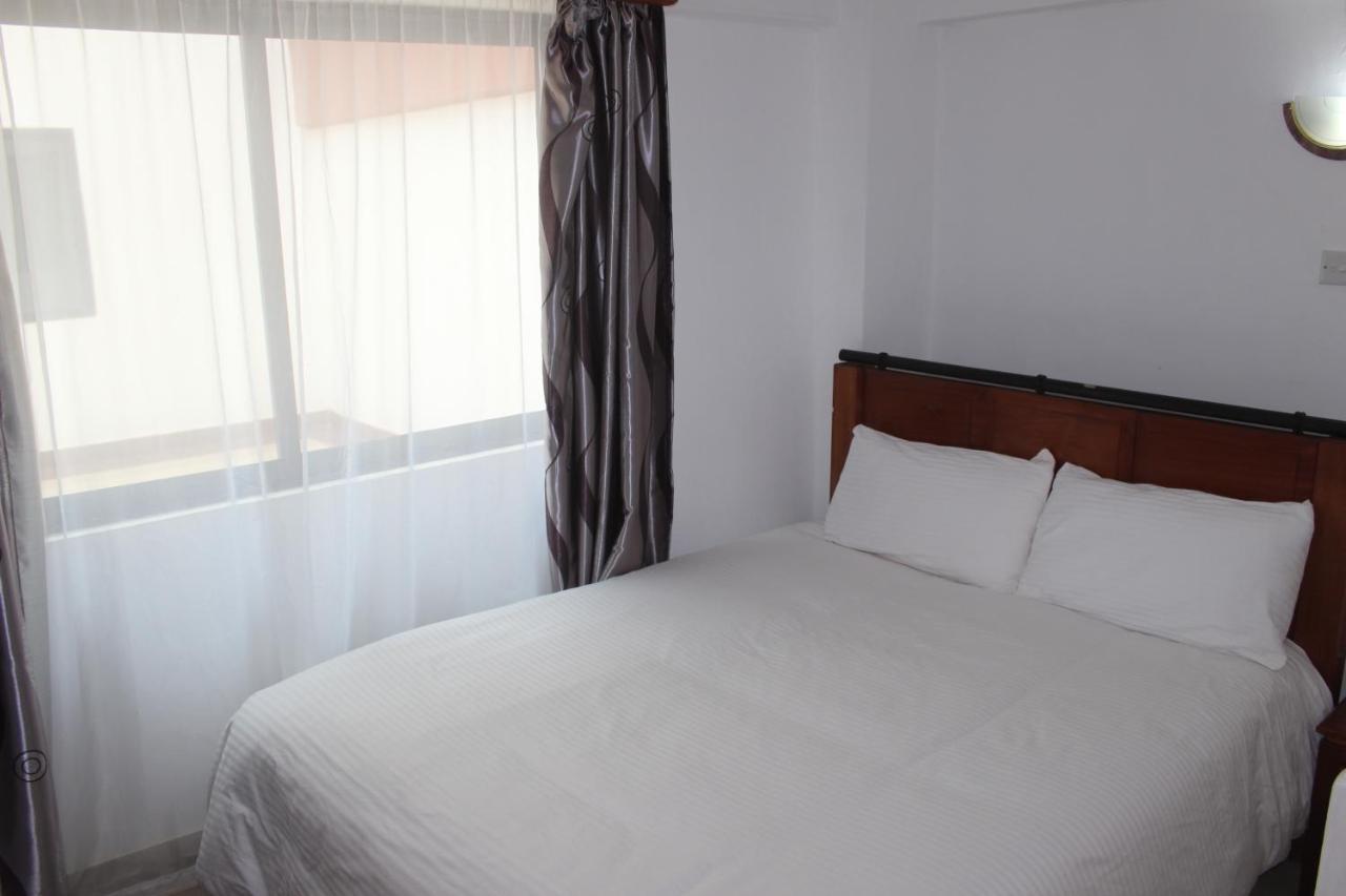 Meru Paramount Exterior foto